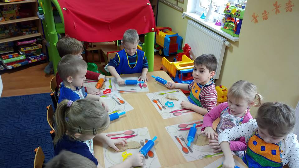 Ciekawe zajęcia karnawałowe i kulinarne w Niepublicznym Przedszkolu 