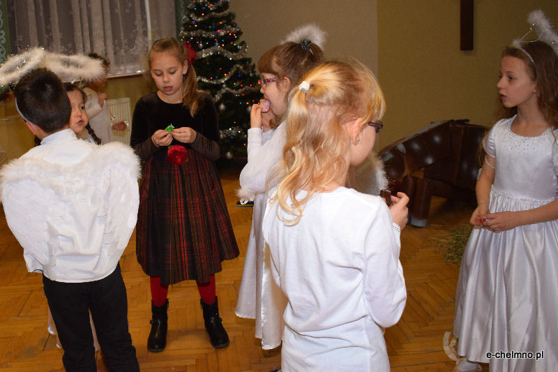 Wspomnienie Jasełkowe - przedstawienie w dla zaproszonych gości w Katolickiej Szkole Podstawowej