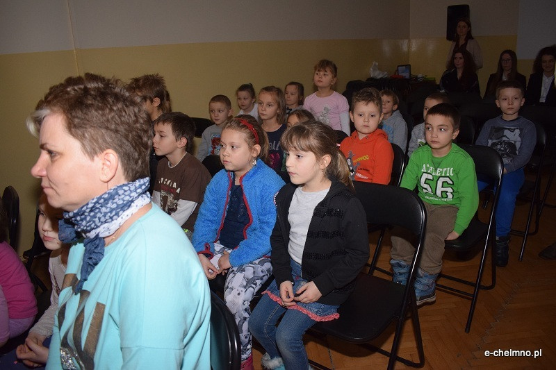 Wspomnienie Jasełkowe - przedstawienie w dla zaproszonych gości w Katolickiej Szkole Podstawowej