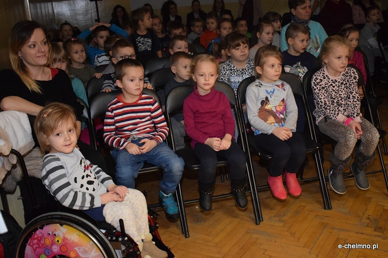 Wspomnienie Jasełkowe - przedstawienie w dla zaproszonych gości w Katolickiej Szkole Podstawowej