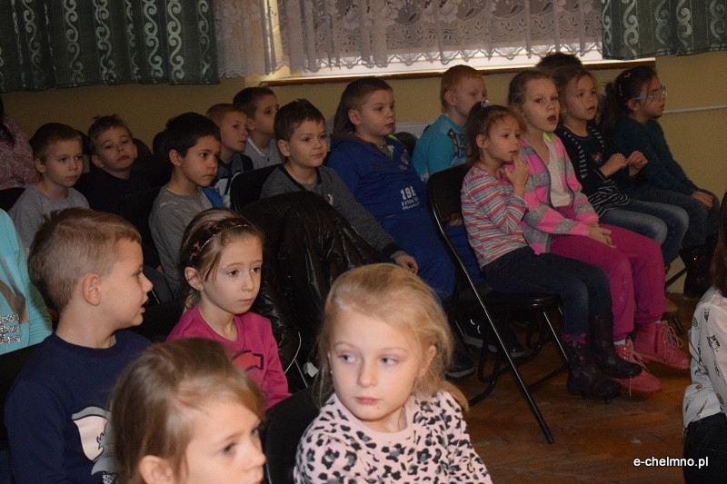 Wspomnienie Jasełkowe - przedstawienie w dla zaproszonych gości w Katolickiej Szkole Podstawowej