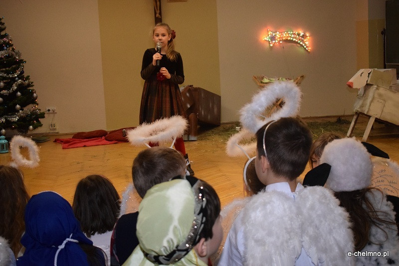 Wspomnienie Jasełkowe - przedstawienie w dla zaproszonych gości w Katolickiej Szkole Podstawowej