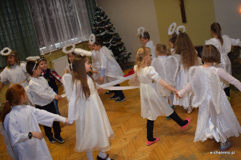 Wspomnienie Jasełkowe - przedstawienie w dla zaproszonych gości w Katolickiej Szkole Podstawowej