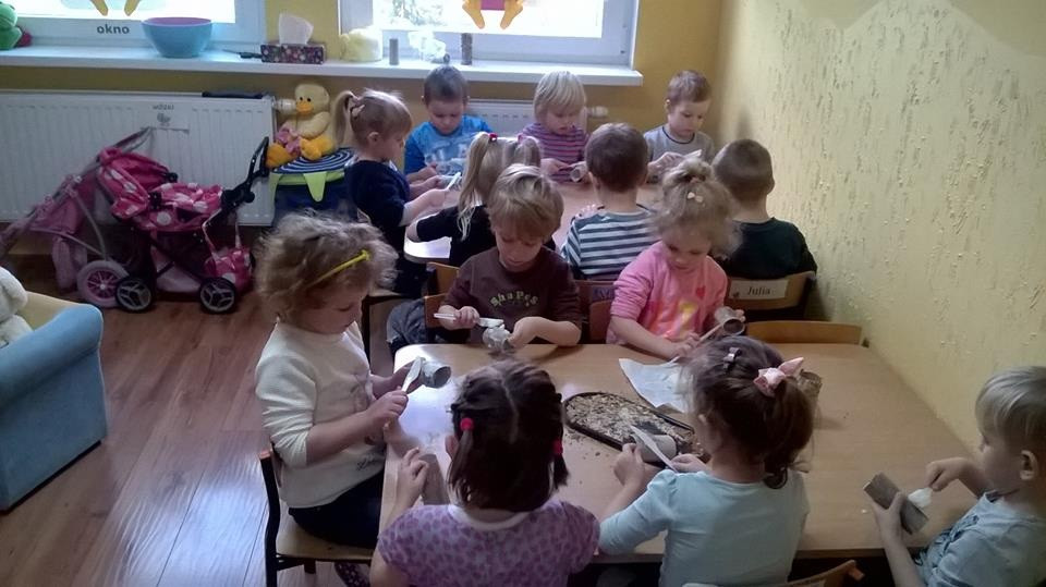 Akcja dokarmiania ptaków zimą w Niepublicznym Przedszkolu 