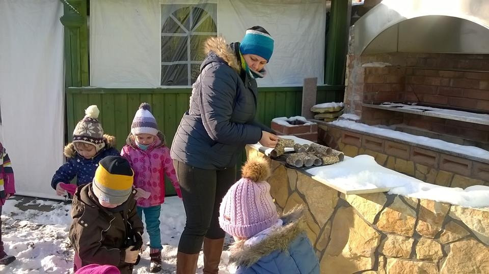Akcja dokarmiania ptaków zimą w Niepublicznym Przedszkolu 