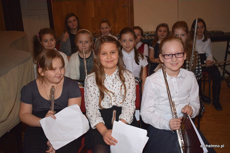 Koncert kolęd w wykonaniu uczniów klas fletu i klarnetu w Państwowej Szkole Muzycznej