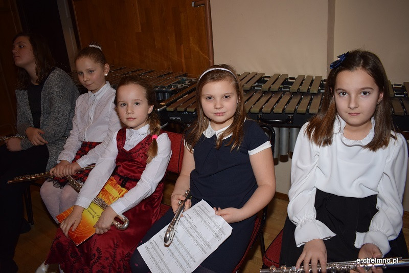 Koncert kolęd w wykonaniu uczniów klas fletu i klarnetu w Państwowej Szkole Muzycznej