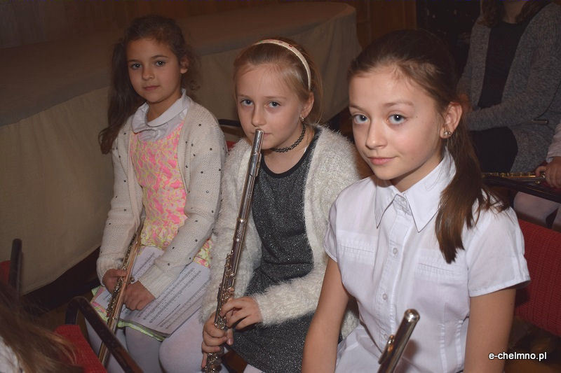Koncert kolęd w wykonaniu uczniów klas fletu i klarnetu w Państwowej Szkole Muzycznej