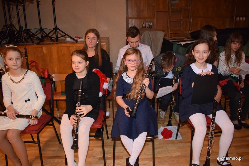 Koncert kolęd w wykonaniu uczniów klas fletu i klarnetu w Państwowej Szkole Muzycznej