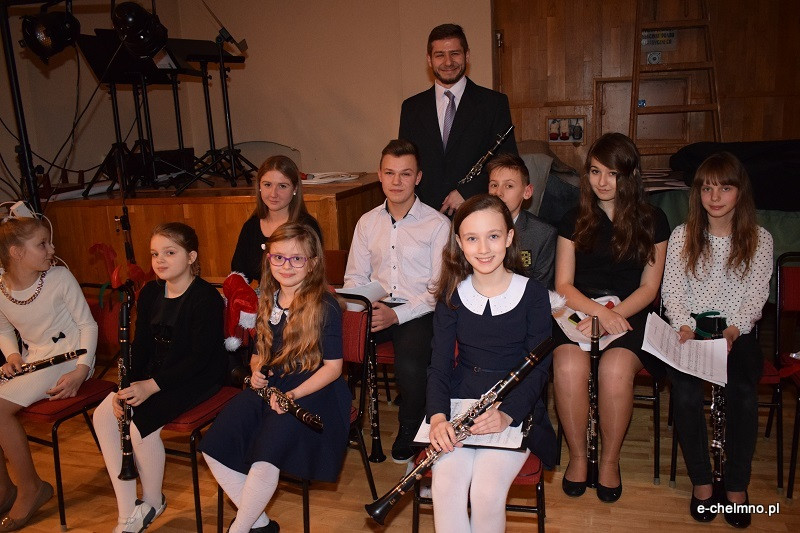 Koncert kolęd w wykonaniu uczniów klas fletu i klarnetu w Państwowej Szkole Muzycznej