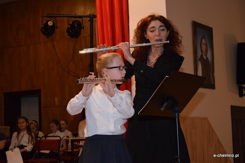 Koncert kolęd w wykonaniu uczniów klas fletu i klarnetu w Państwowej Szkole Muzycznej