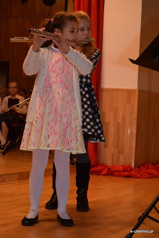 Koncert kolęd w wykonaniu uczniów klas fletu i klarnetu w Państwowej Szkole Muzycznej
