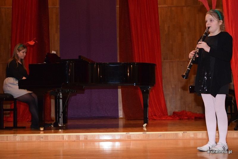 Koncert kolęd w wykonaniu uczniów klas fletu i klarnetu w Państwowej Szkole Muzycznej