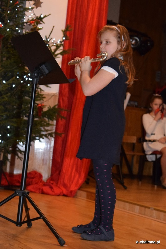Koncert kolęd w wykonaniu uczniów klas fletu i klarnetu w Państwowej Szkole Muzycznej