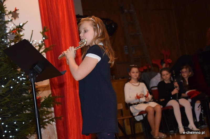Koncert kolęd w wykonaniu uczniów klas fletu i klarnetu w Państwowej Szkole Muzycznej