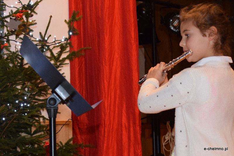 Koncert kolęd w wykonaniu uczniów klas fletu i klarnetu w Państwowej Szkole Muzycznej