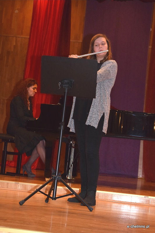 Koncert kolęd w wykonaniu uczniów klas fletu i klarnetu w Państwowej Szkole Muzycznej