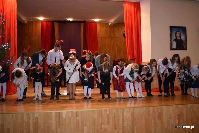 Koncert kolęd w wykonaniu uczniów klas fletu i klarnetu w Państwowej Szkole Muzycznej