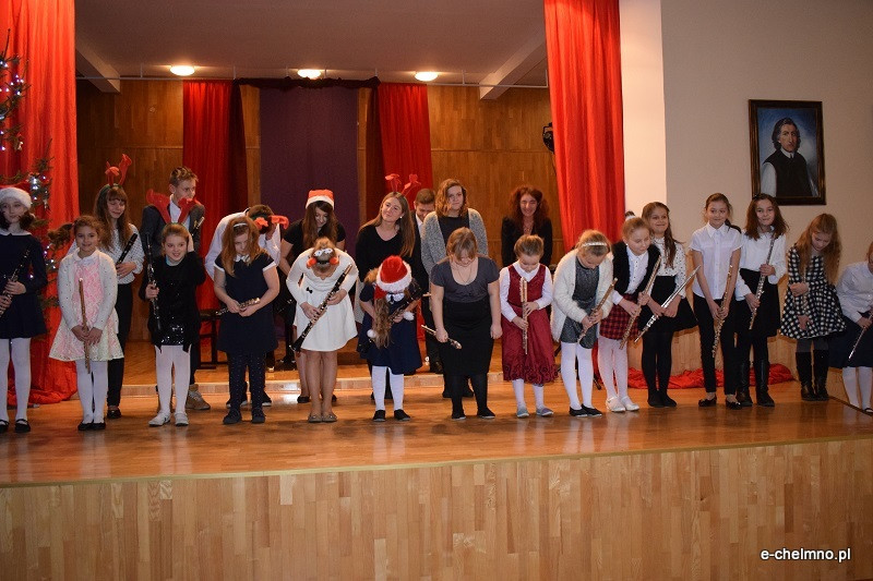 Koncert kolęd w wykonaniu uczniów klas fletu i klarnetu w Państwowej Szkole Muzycznej