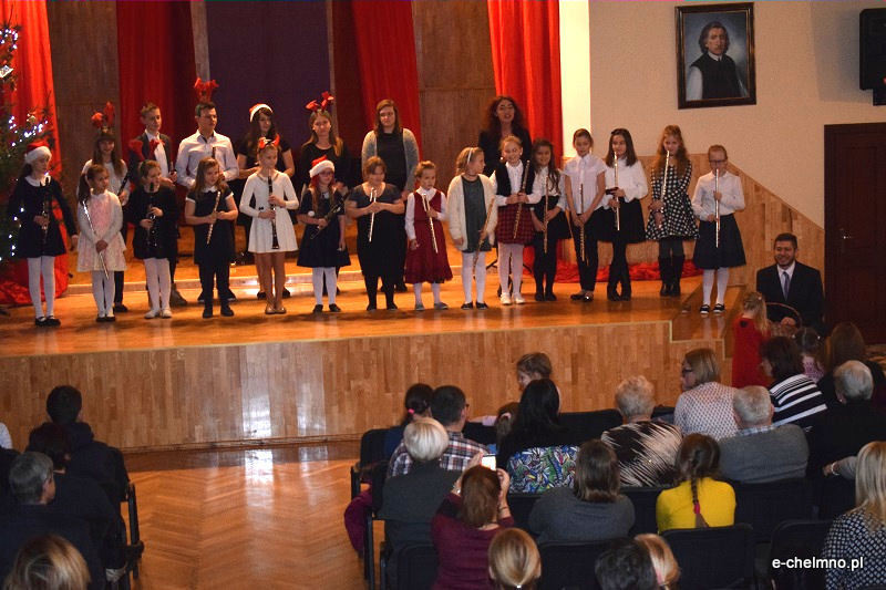 Koncert kolęd w wykonaniu uczniów klas fletu i klarnetu w Państwowej Szkole Muzycznej