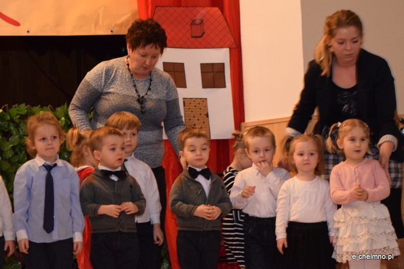 Relacja z koncertu z okazji Dnia Babci i Dziadka - Przedszkole Niepubliczne 