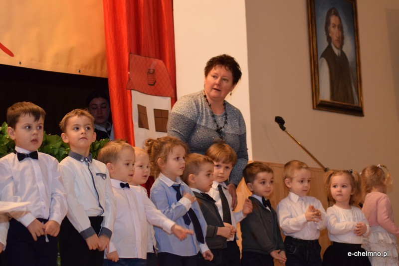 Relacja z koncertu z okazji Dnia Babci i Dziadka - Przedszkole Niepubliczne 