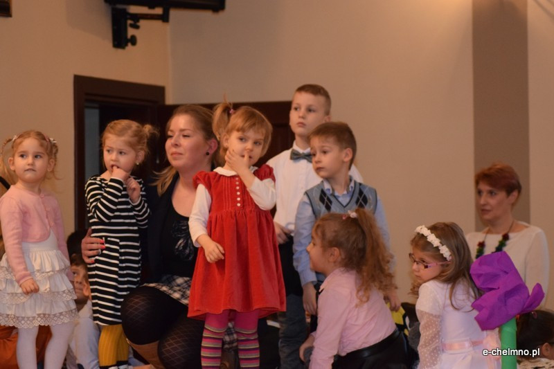 Relacja z koncertu z okazji Dnia Babci i Dziadka - Przedszkole Niepubliczne 
