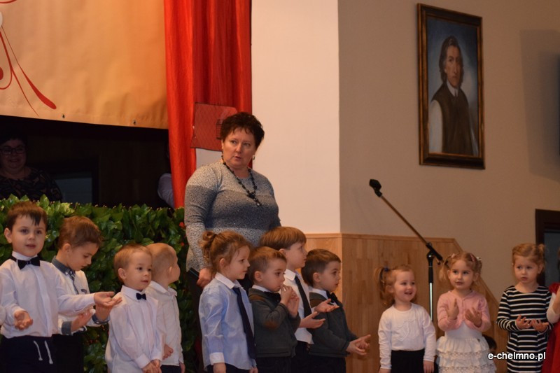 Relacja z koncertu z okazji Dnia Babci i Dziadka - Przedszkole Niepubliczne 