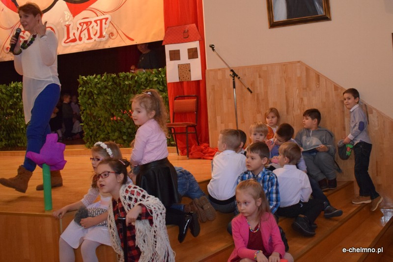 Relacja z koncertu z okazji Dnia Babci i Dziadka - Przedszkole Niepubliczne 