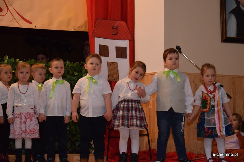 Relacja z koncertu z okazji Dnia Babci i Dziadka - Przedszkole Niepubliczne 