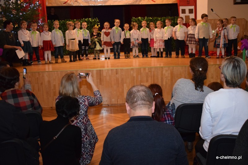Relacja z koncertu z okazji Dnia Babci i Dziadka - Przedszkole Niepubliczne 