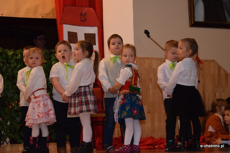 Relacja z koncertu z okazji Dnia Babci i Dziadka - Przedszkole Niepubliczne 