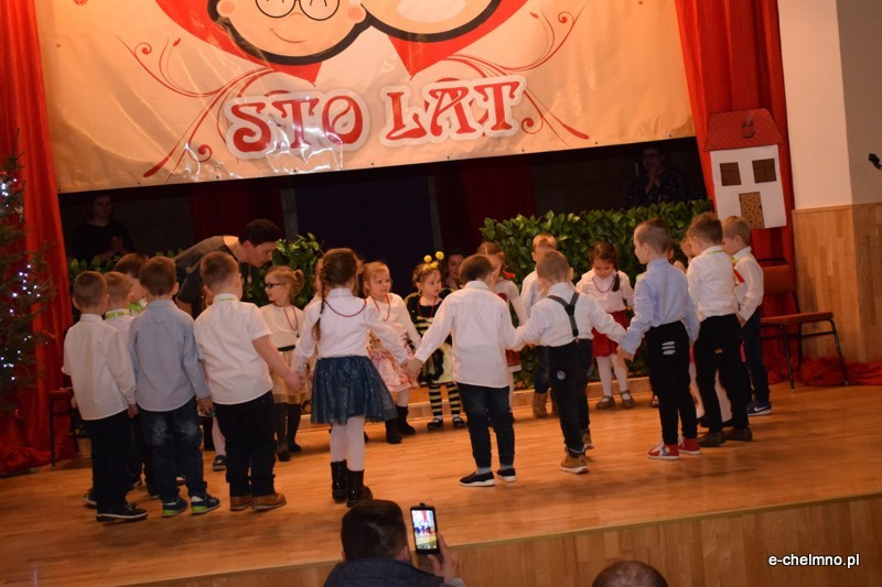 Relacja z koncertu z okazji Dnia Babci i Dziadka - Przedszkole Niepubliczne 