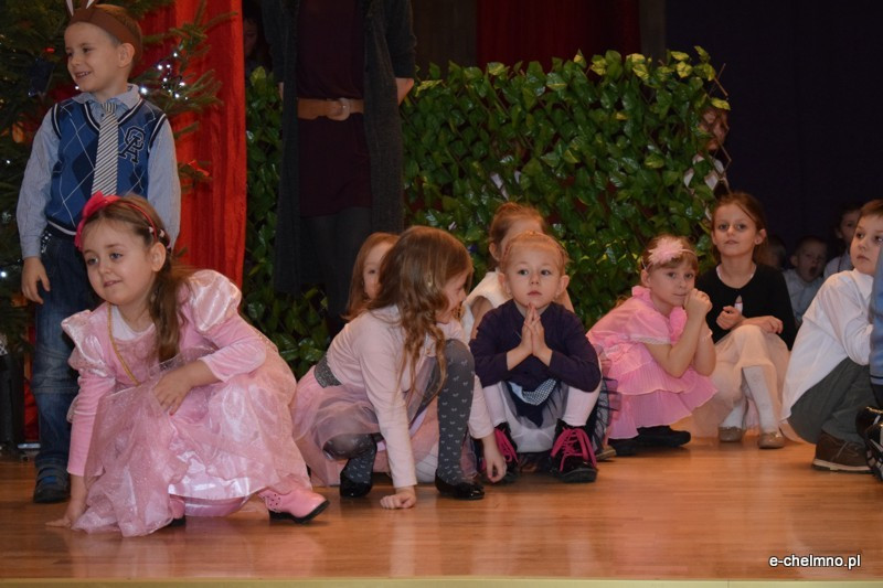 Relacja z koncertu z okazji Dnia Babci i Dziadka - Przedszkole Niepubliczne 