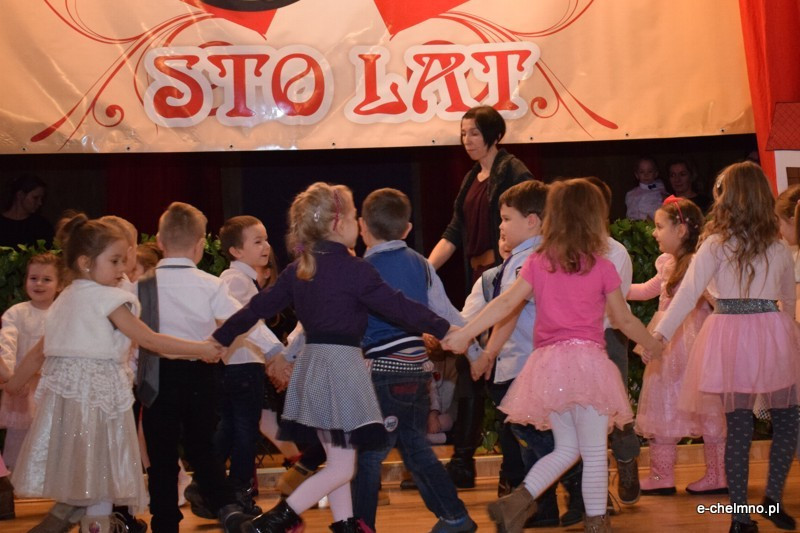 Relacja z koncertu z okazji Dnia Babci i Dziadka - Przedszkole Niepubliczne 