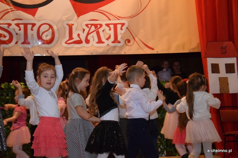 Relacja z koncertu z okazji Dnia Babci i Dziadka - Przedszkole Niepubliczne 