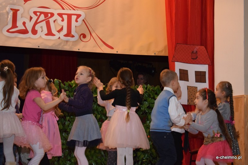 Relacja z koncertu z okazji Dnia Babci i Dziadka - Przedszkole Niepubliczne 