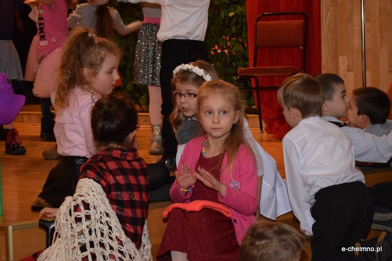 Relacja z koncertu z okazji Dnia Babci i Dziadka - Przedszkole Niepubliczne 