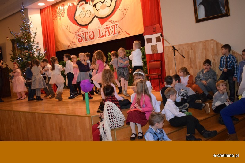 Relacja z koncertu z okazji Dnia Babci i Dziadka - Przedszkole Niepubliczne 