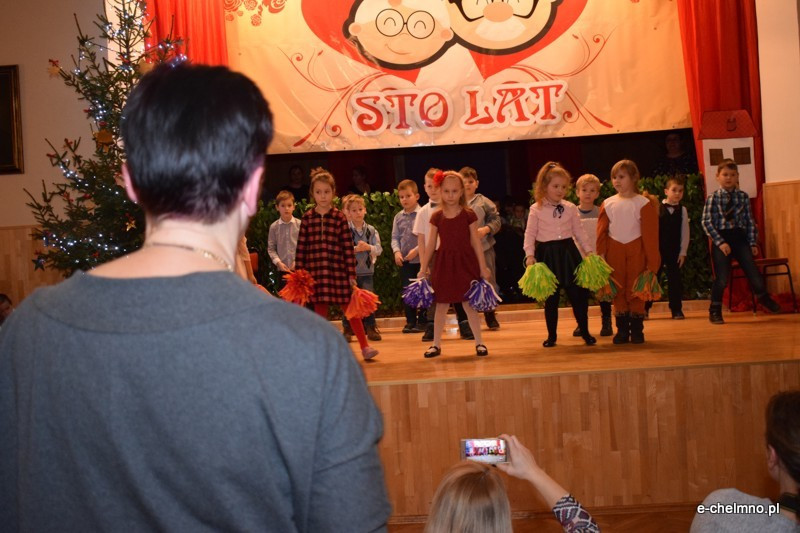 Relacja z koncertu z okazji Dnia Babci i Dziadka - Przedszkole Niepubliczne 