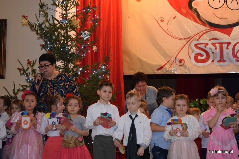 Relacja z koncertu z okazji Dnia Babci i Dziadka - Przedszkole Niepubliczne 