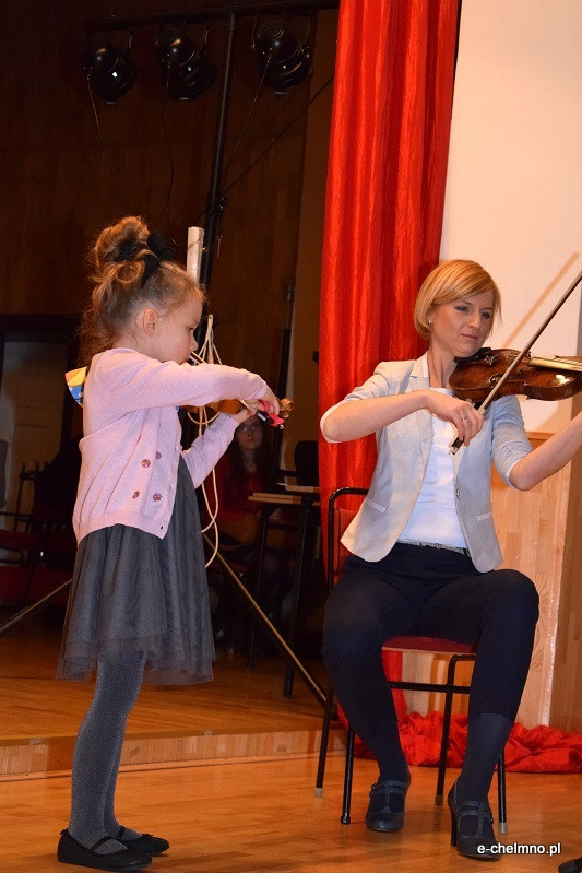 Koncert dzieci z sekcji smyczkowej w Państwowej Szkole Muzycznej