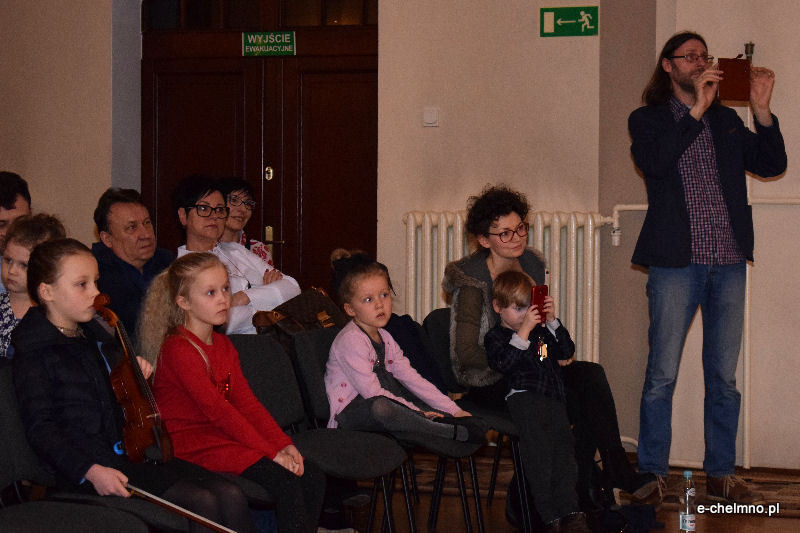 Koncert dzieci z sekcji smyczkowej w Państwowej Szkole Muzycznej
