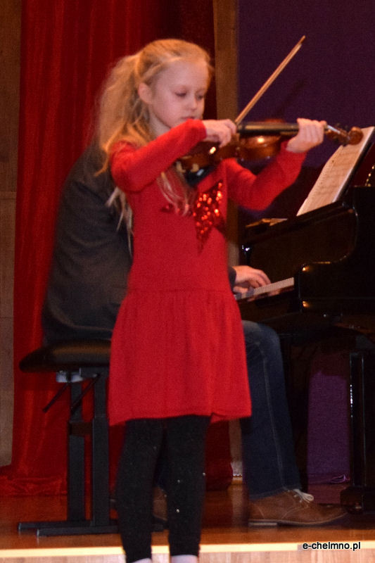 Koncert dzieci z sekcji smyczkowej w Państwowej Szkole Muzycznej