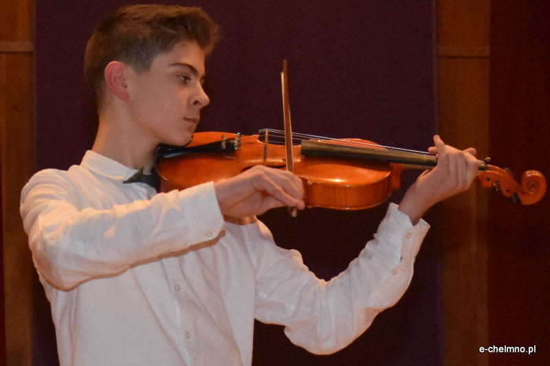Koncert dzieci z sekcji smyczkowej w Państwowej Szkole Muzycznej