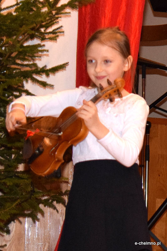 Koncert dzieci z sekcji smyczkowej w Państwowej Szkole Muzycznej