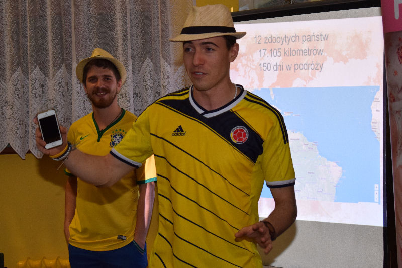 Młodzi podróżnicy, czyli spotkanie autorskie z Sebastianem Hennig i Wojciechem Malicha - twórcami książki 