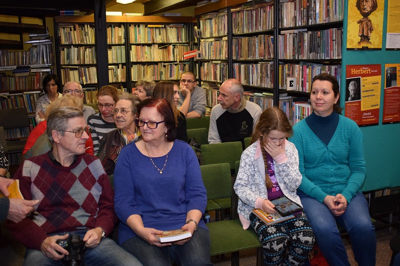 Młodzi podróżnicy, czyli spotkanie autorskie z Sebastianem Hennig i Wojciechem Malicha - twórcami książki 