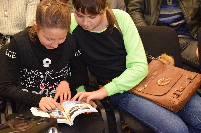 Młodzi podróżnicy, czyli spotkanie autorskie z Sebastianem Hennig i Wojciechem Malicha - twórcami książki 