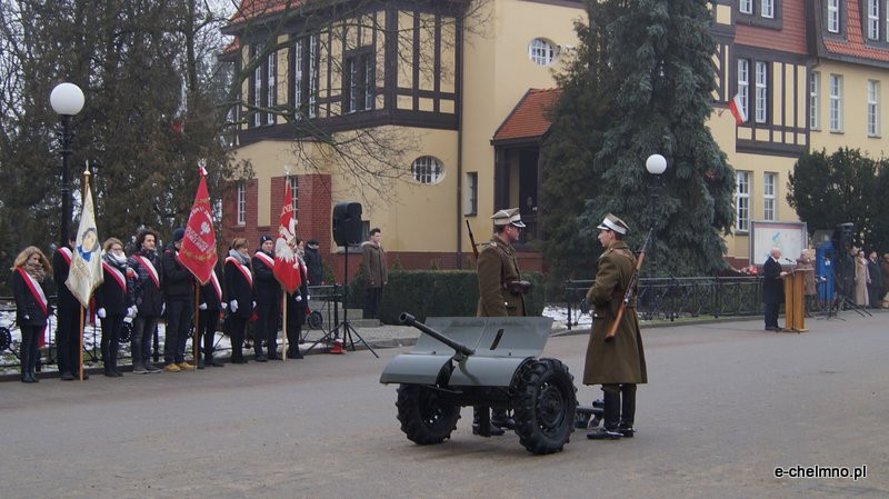 Uroczystość przy Grobie Nieznanego Żołnierza w Chełmnie